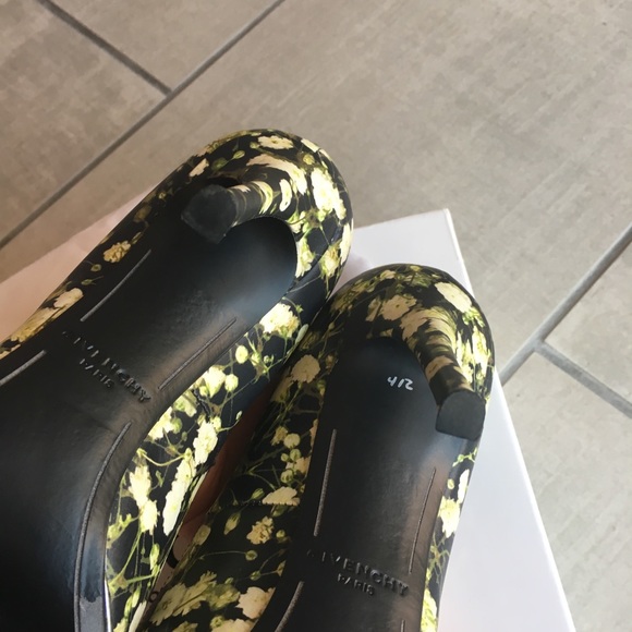 Givenchy Escarpin Leather Pumps - Picture 4 of 7